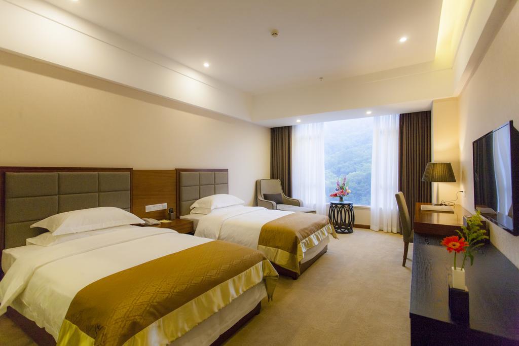 Golden Palm Hotel Zhuhai Exterior photo